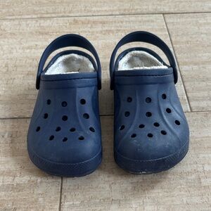Fleece-lined Crocs, Kids Size 4